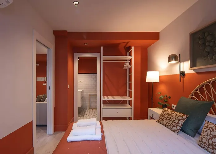 Apartment Steps From The Alhambra, Private Terrace & Ac Granada