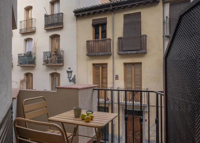 Apartment Steps From The Alhambra, Private Terrace & Ac Granada